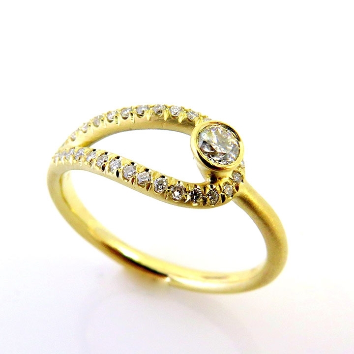 טבעת יהלום ייחודית עם סמל האין סוף