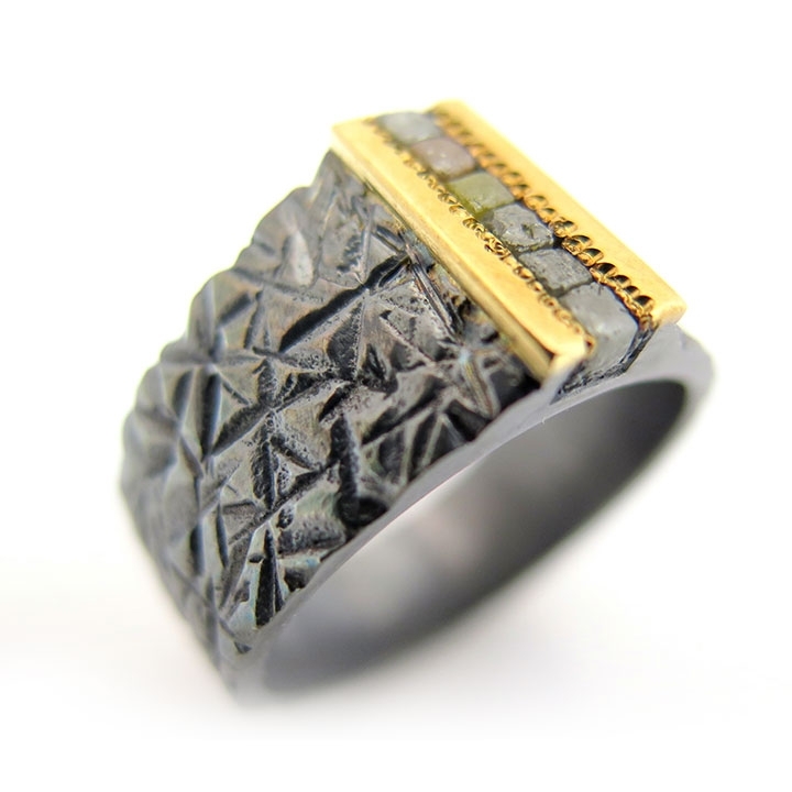 טבעת יהלום פראית עם תבניות ייחודיות 