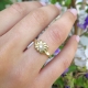 טבעת יהלום בצורת פרח
